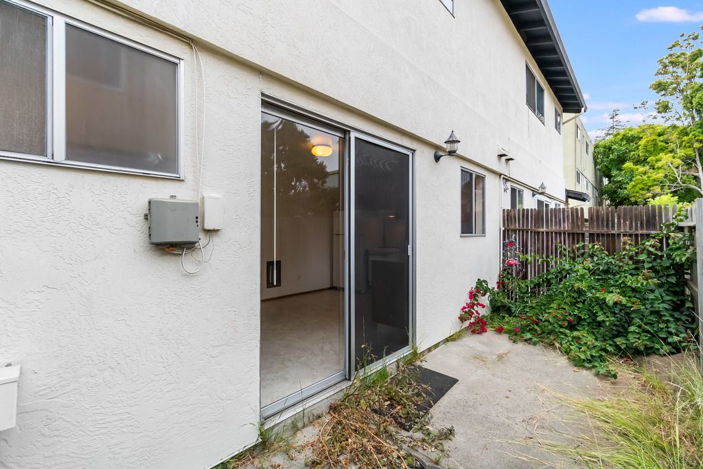 2237 Clinton Ave #B