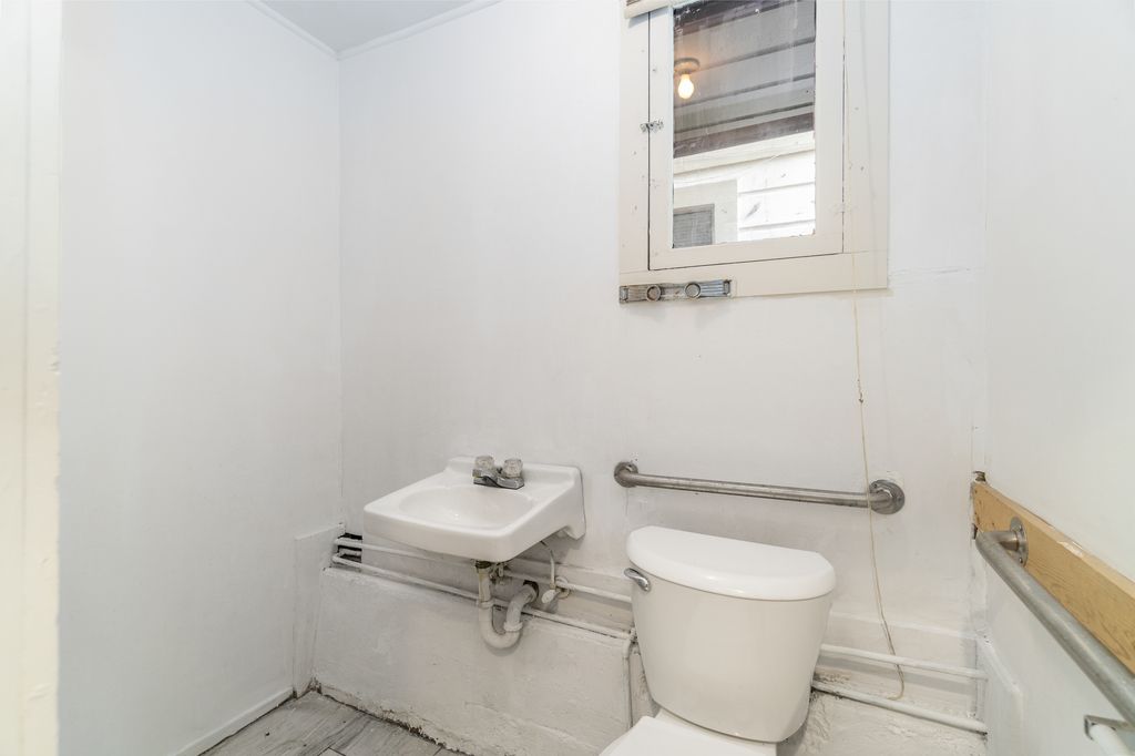 921 Central Ave #C