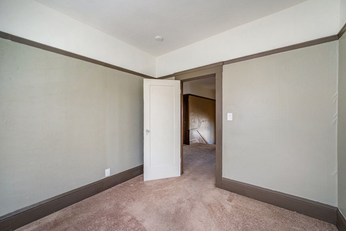 2028 Santa Clara Ave 