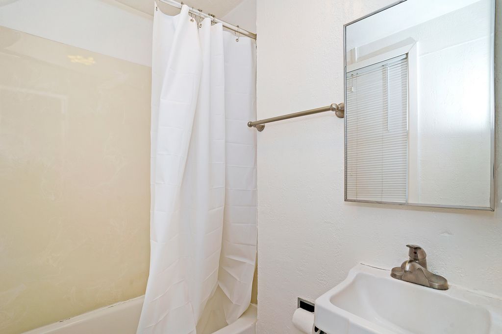 2103 Clinton Avenue  #E