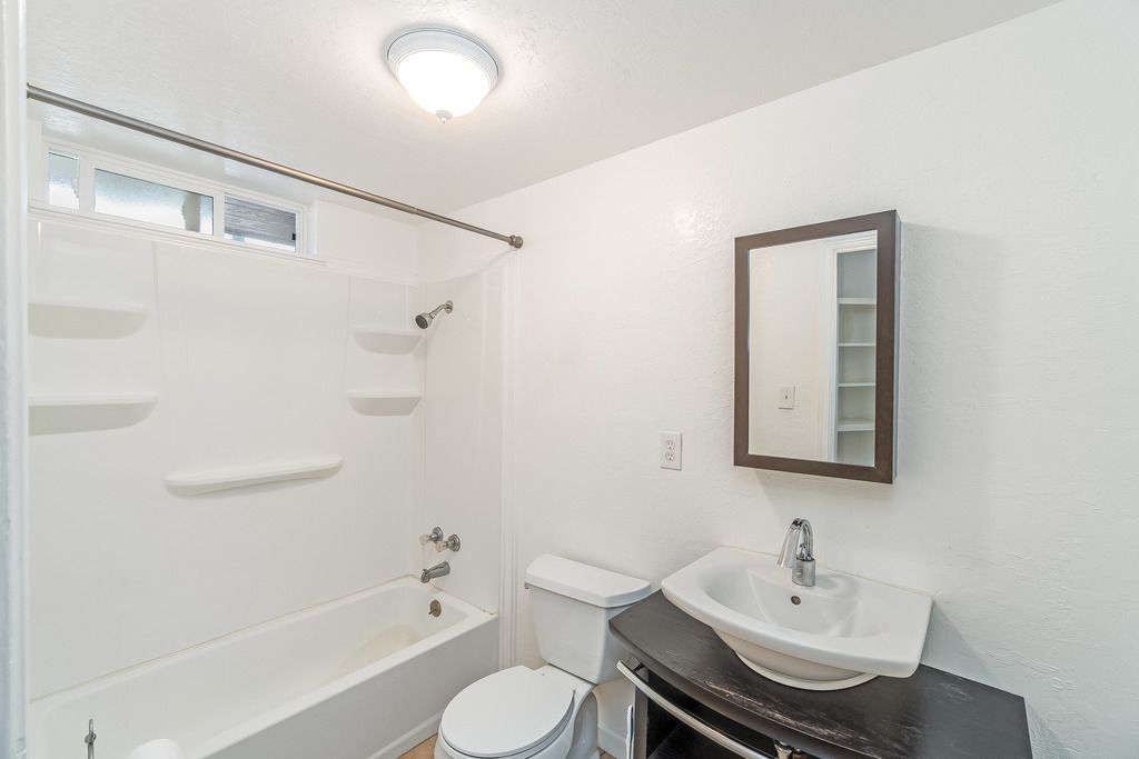 739 Santa Clara Ave #C