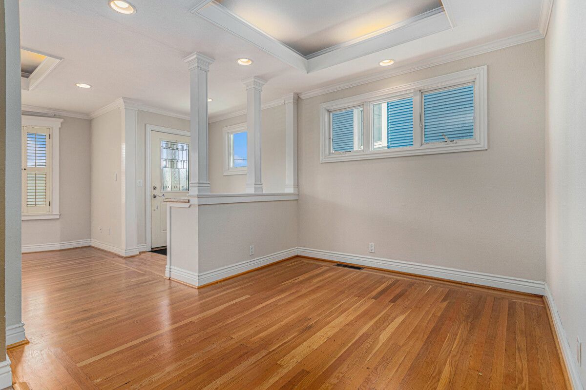 831 Santa Clara Ave 