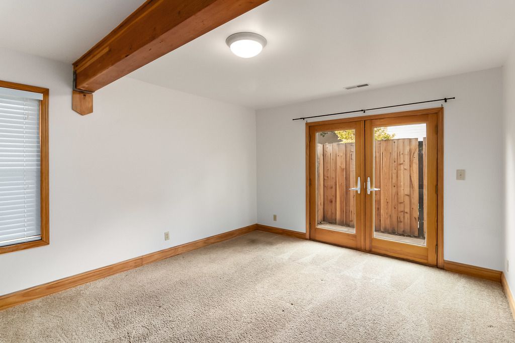 2037 Clinton Ave #B