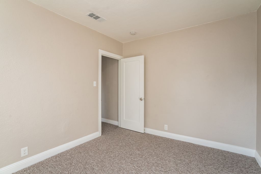 1612 Concordia Street - Upper unit