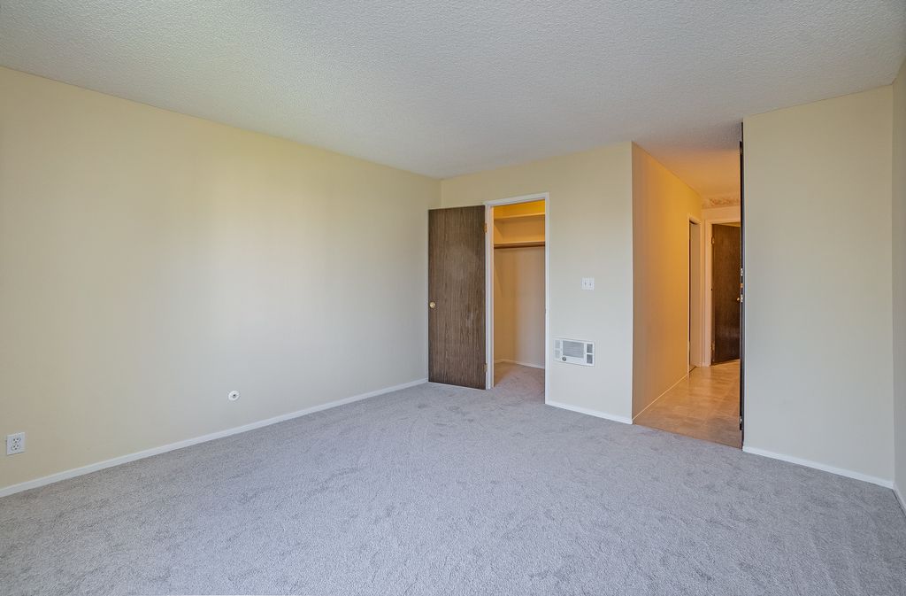 950 Shorepoint Ct #311