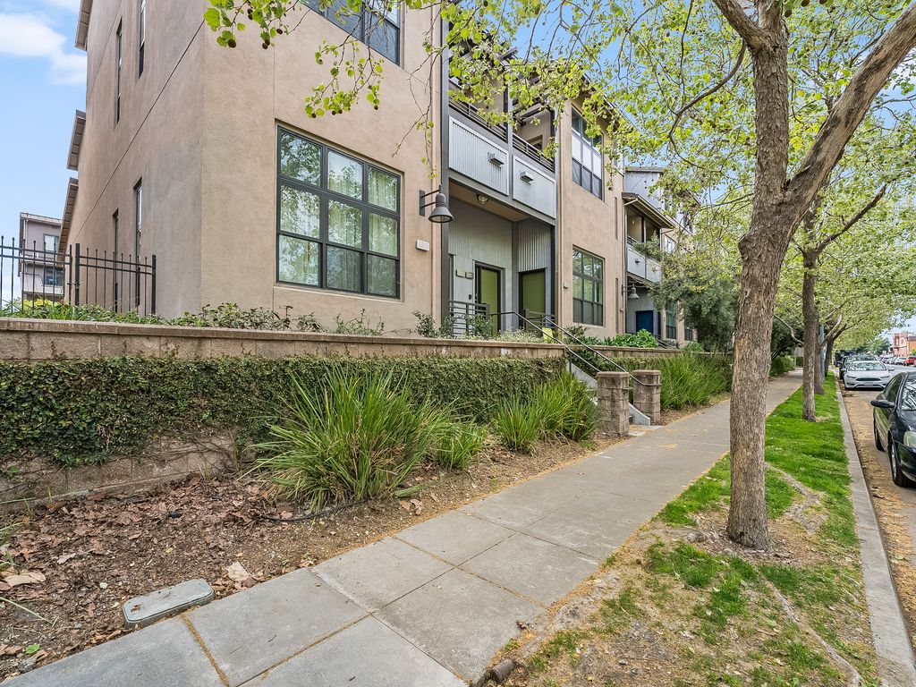 2929 Glascock Street