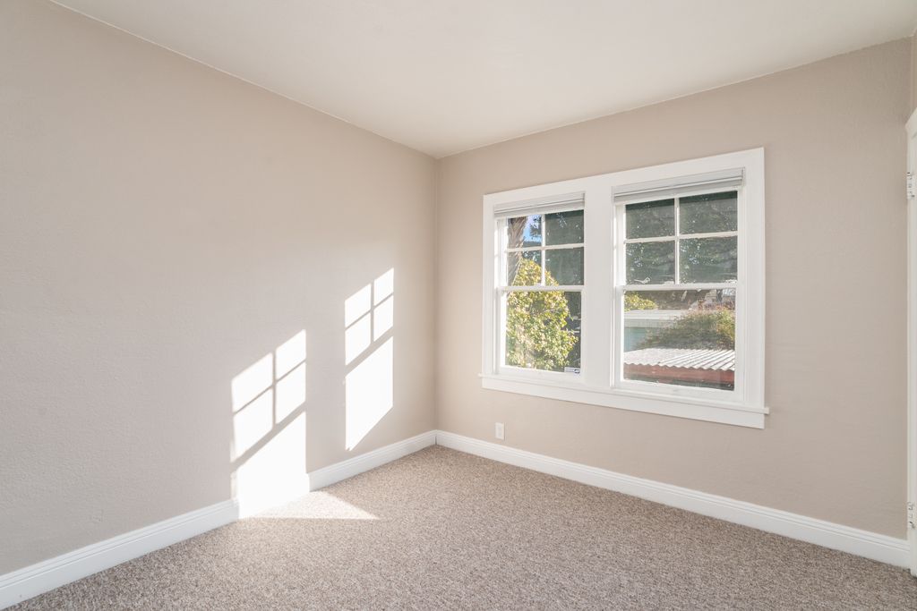 1612 Concordia Street - Upper unit