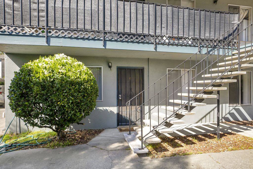 1211 Paru Street #D