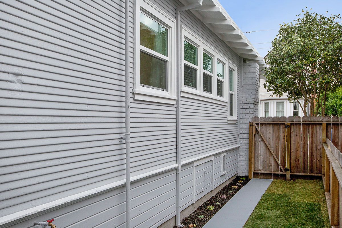 1005 College Avenue