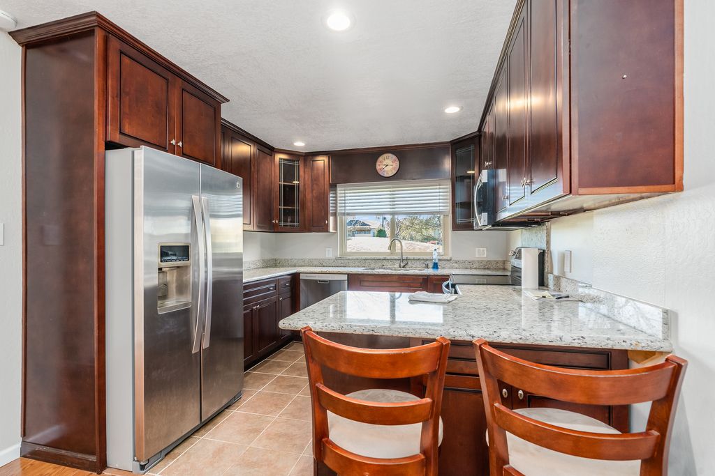 1123 Bismarck Lane 