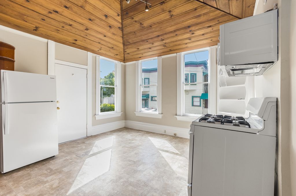 1718 Lincoln Ave - Lower unit 