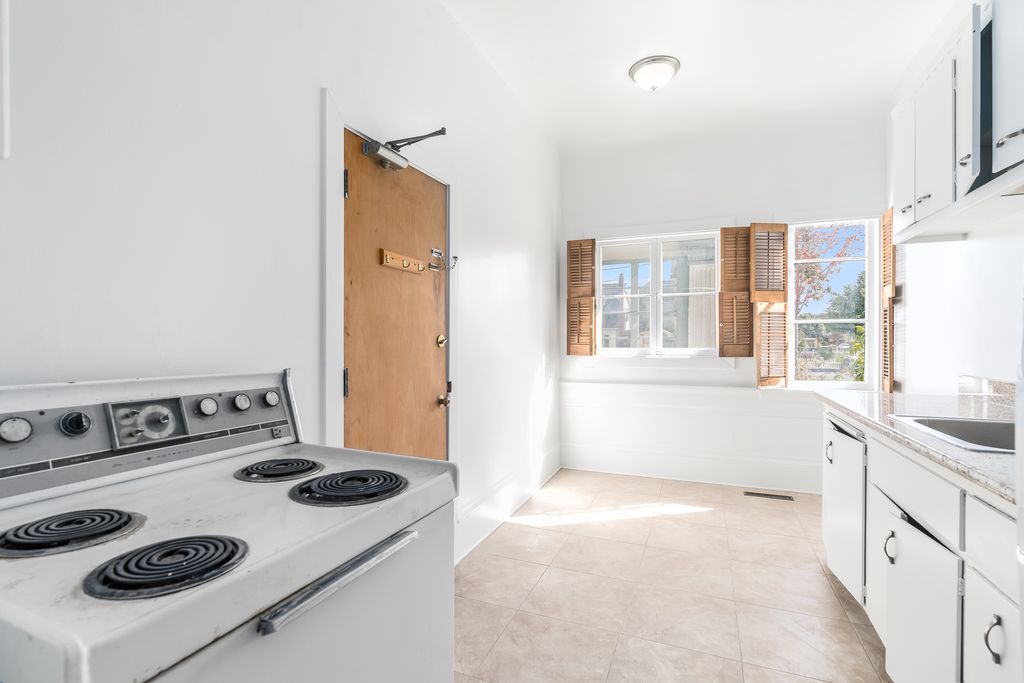 1631 Santa Clara Ave 