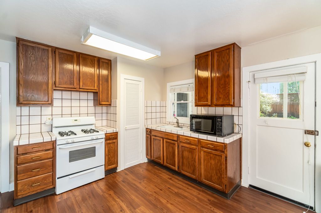 1620 Santa Clara Ave