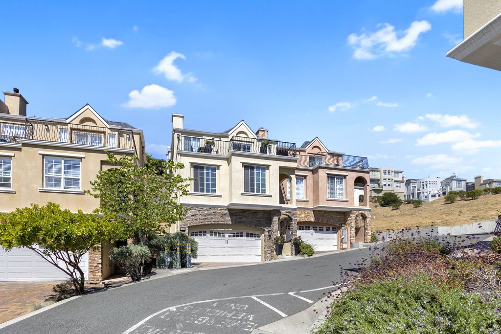 1260 Ariane Ct 
