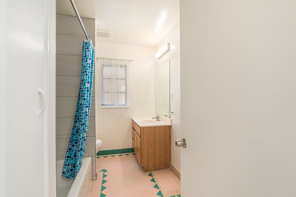 3009 Park Blvd #2