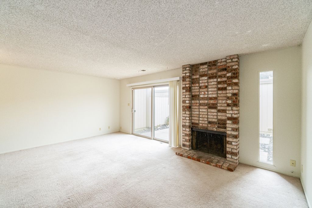 3158 Phoenix Lane
