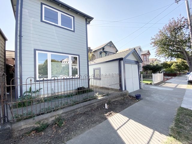 2168-A Alameda Ave 
