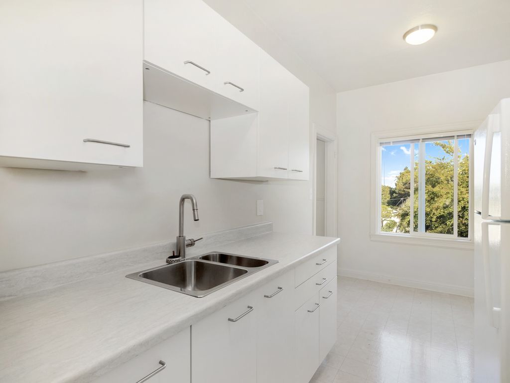 615 Central Ave #301