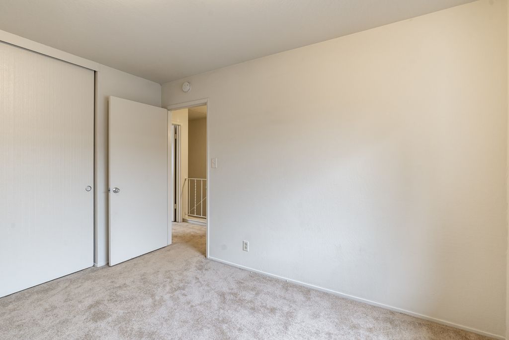 2229 Clinton Ave #C