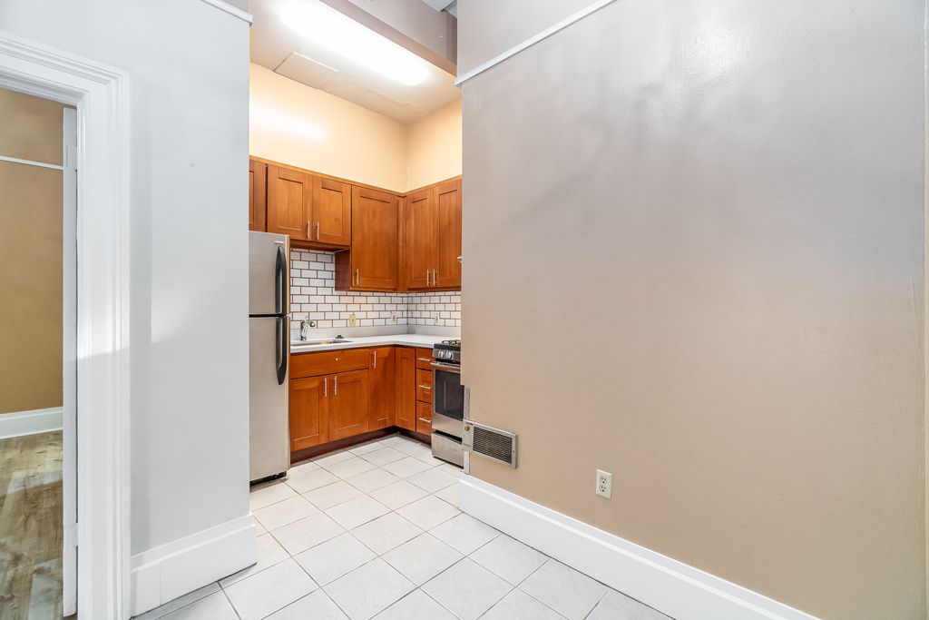 2216 Encinal Ave #C
