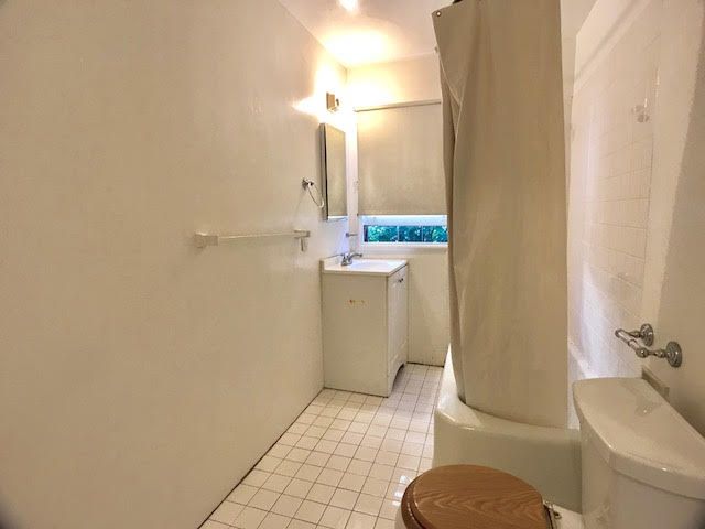 1537 Everett Street #2