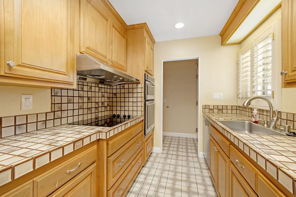 1020 Azalea Drive 