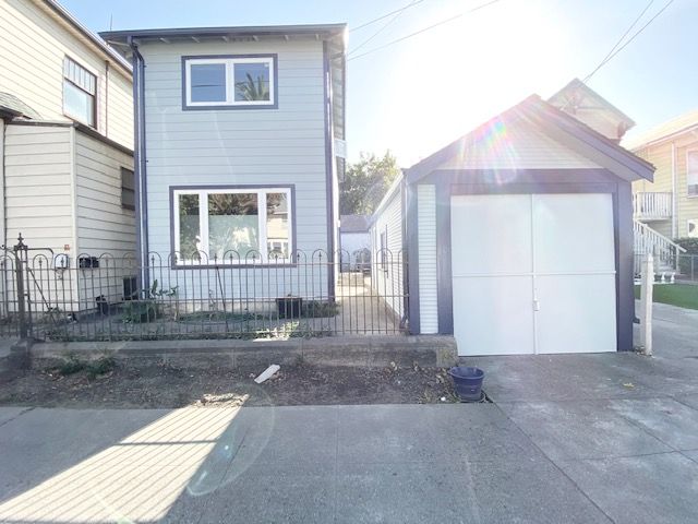 2168-A Alameda Ave 