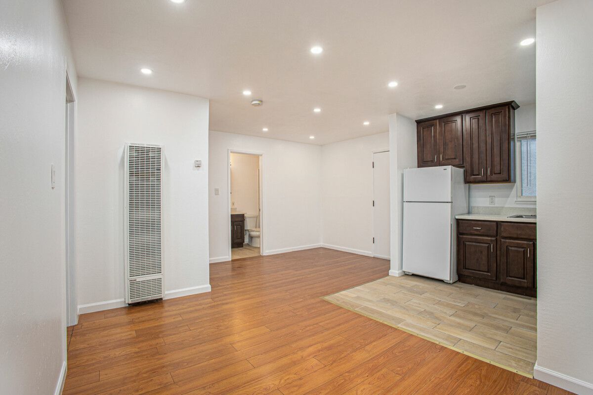 137 Montecito Ave #204