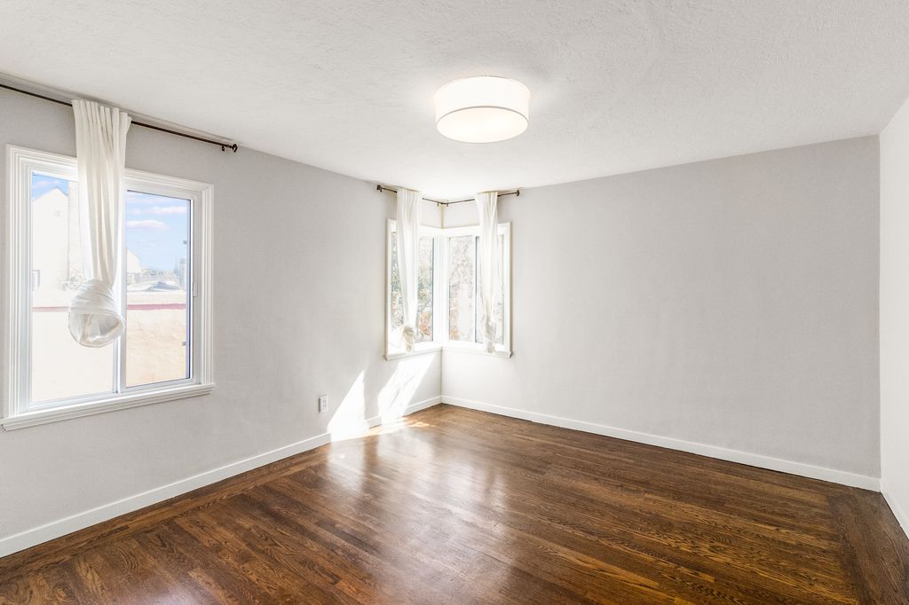 2934 Windsor