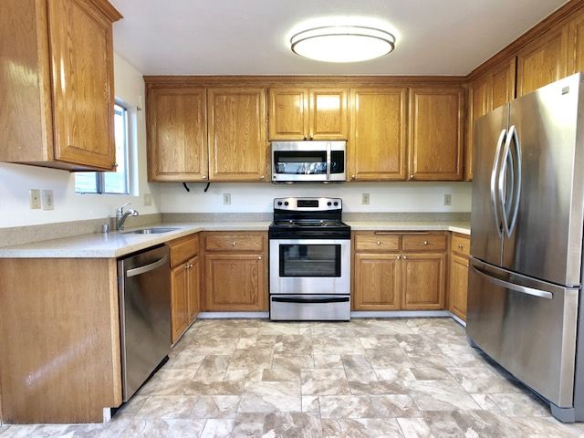 1401 Versailles #A