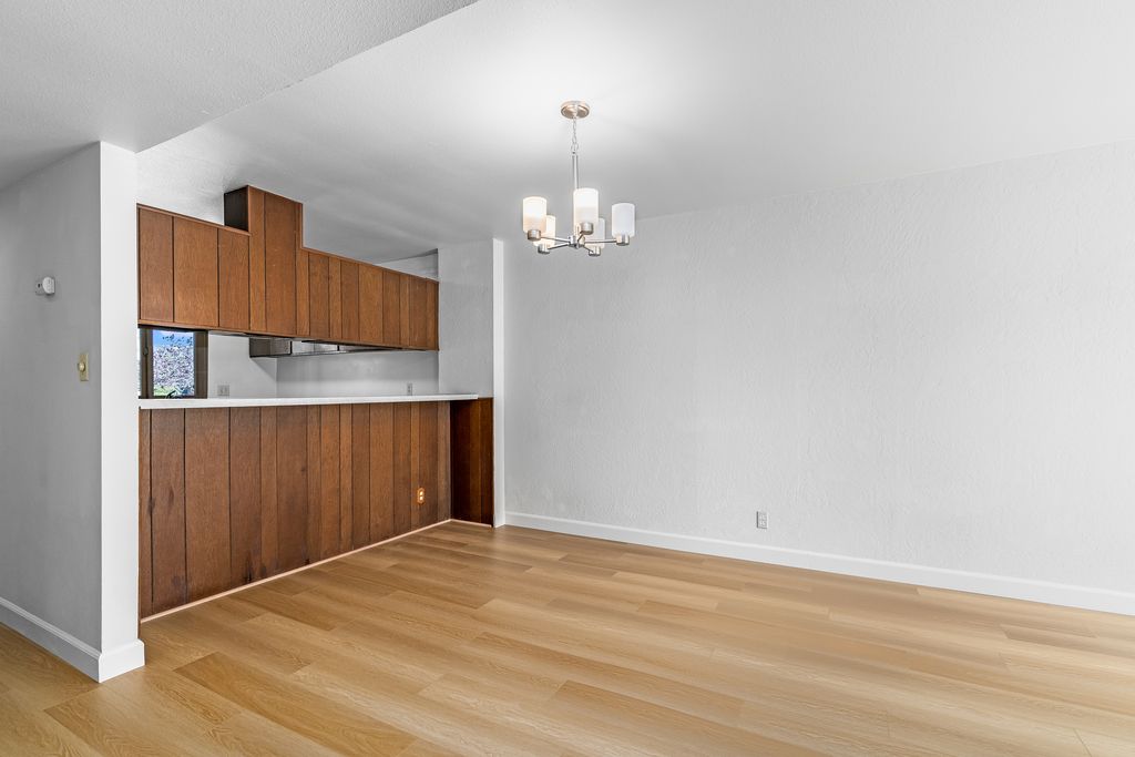 1115 Camino Del Valle 