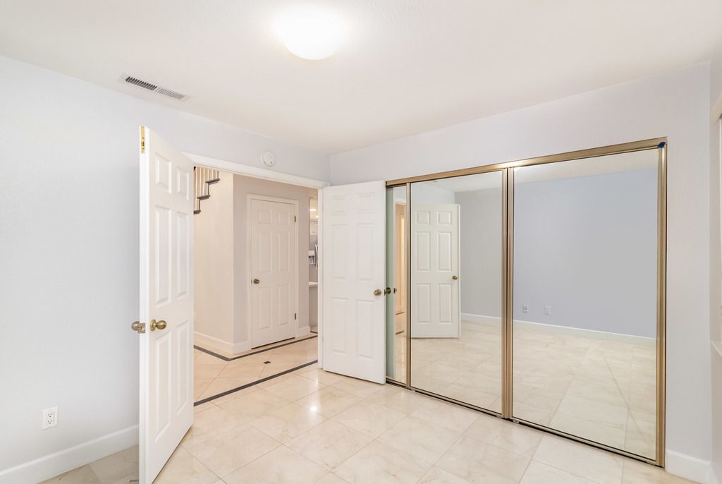 10 Tipperary Ct