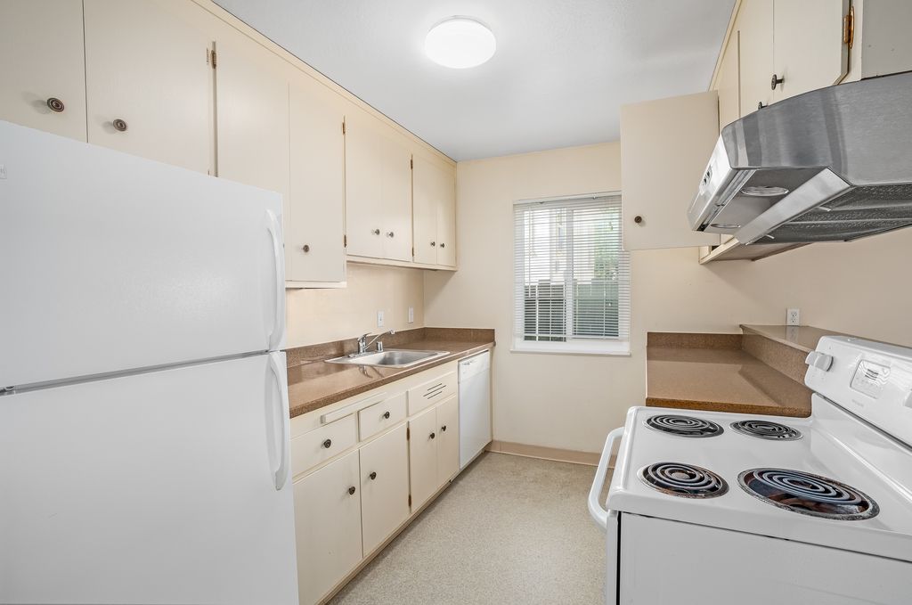 1175 Broadway #D