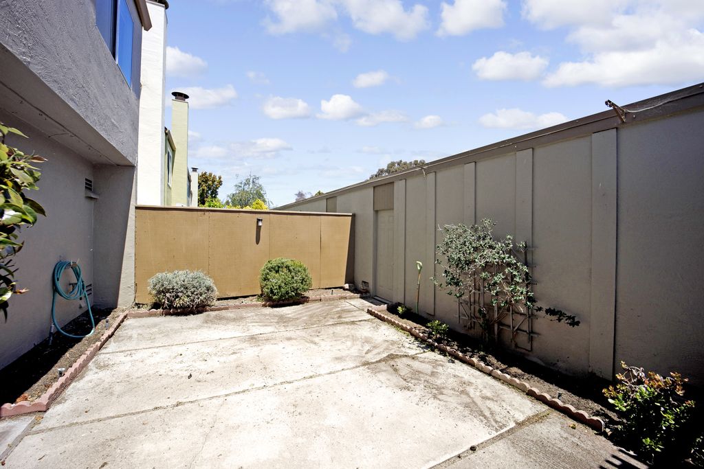 1024 Fontana Drive