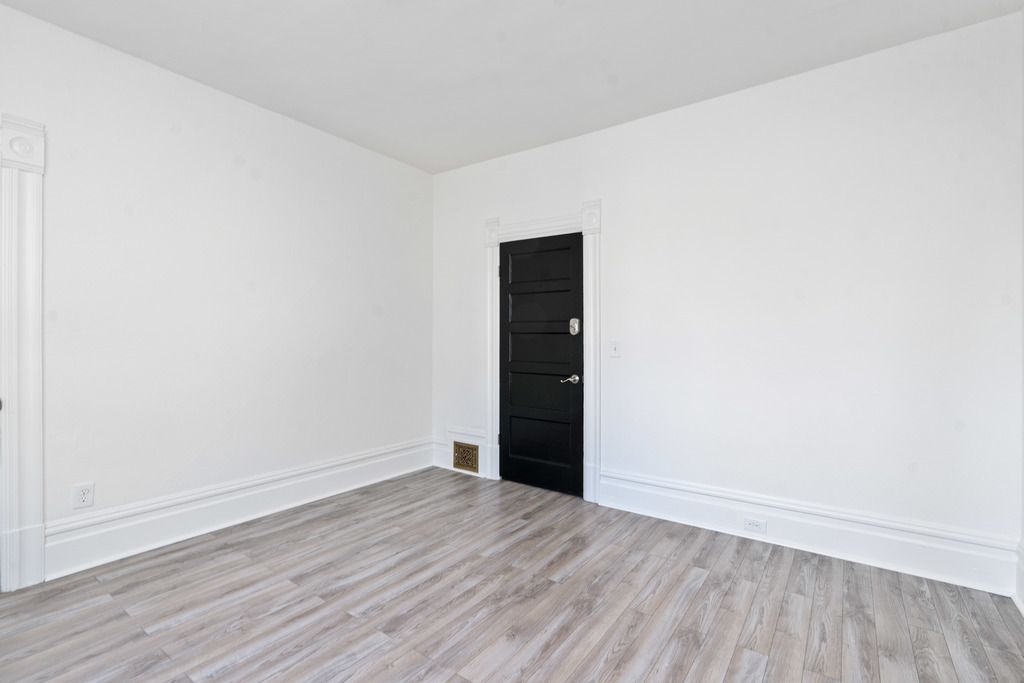 2103 Clinton Ave #F 