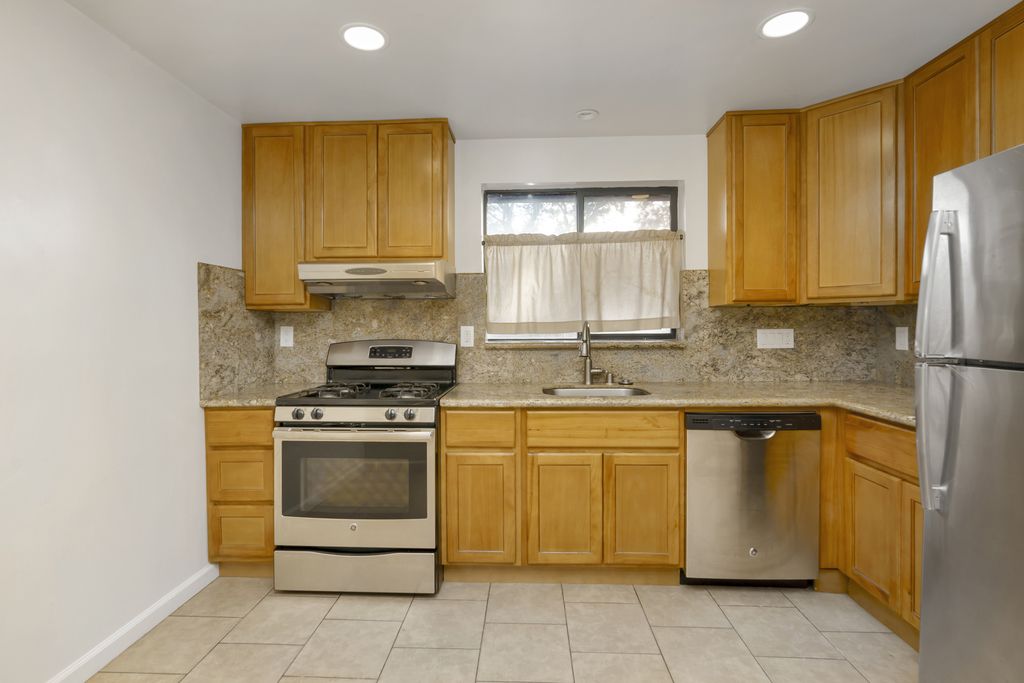 2510 Eagle Ave #B