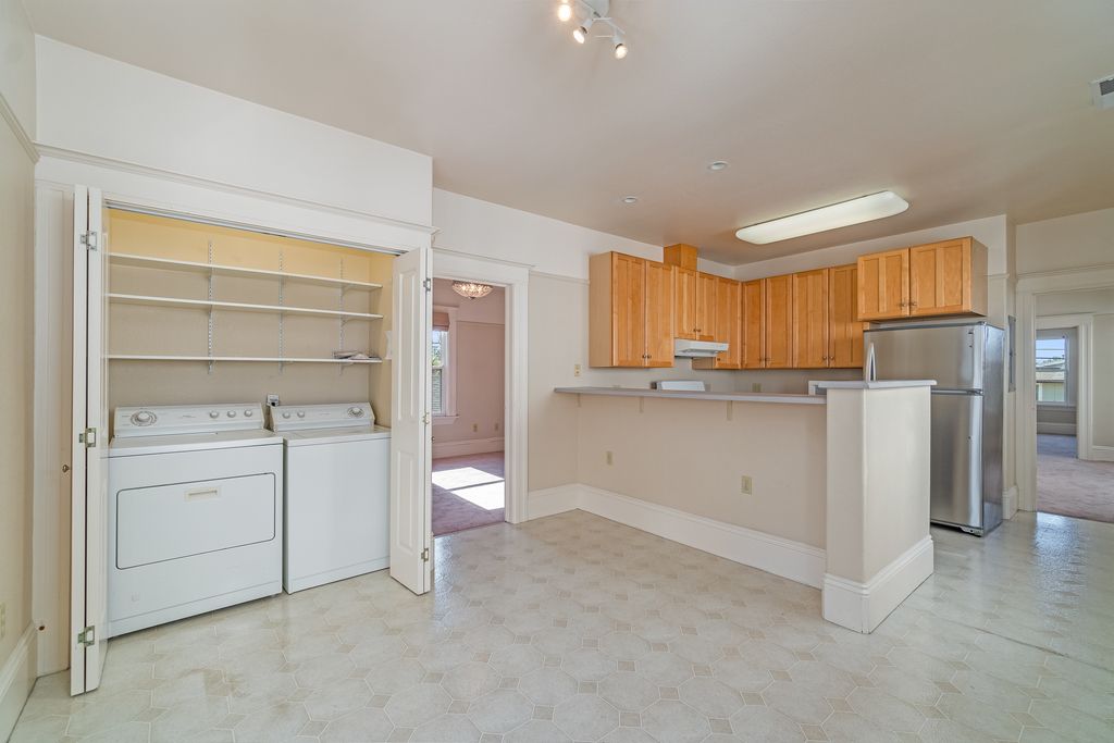 616 Santa Clara Ave 