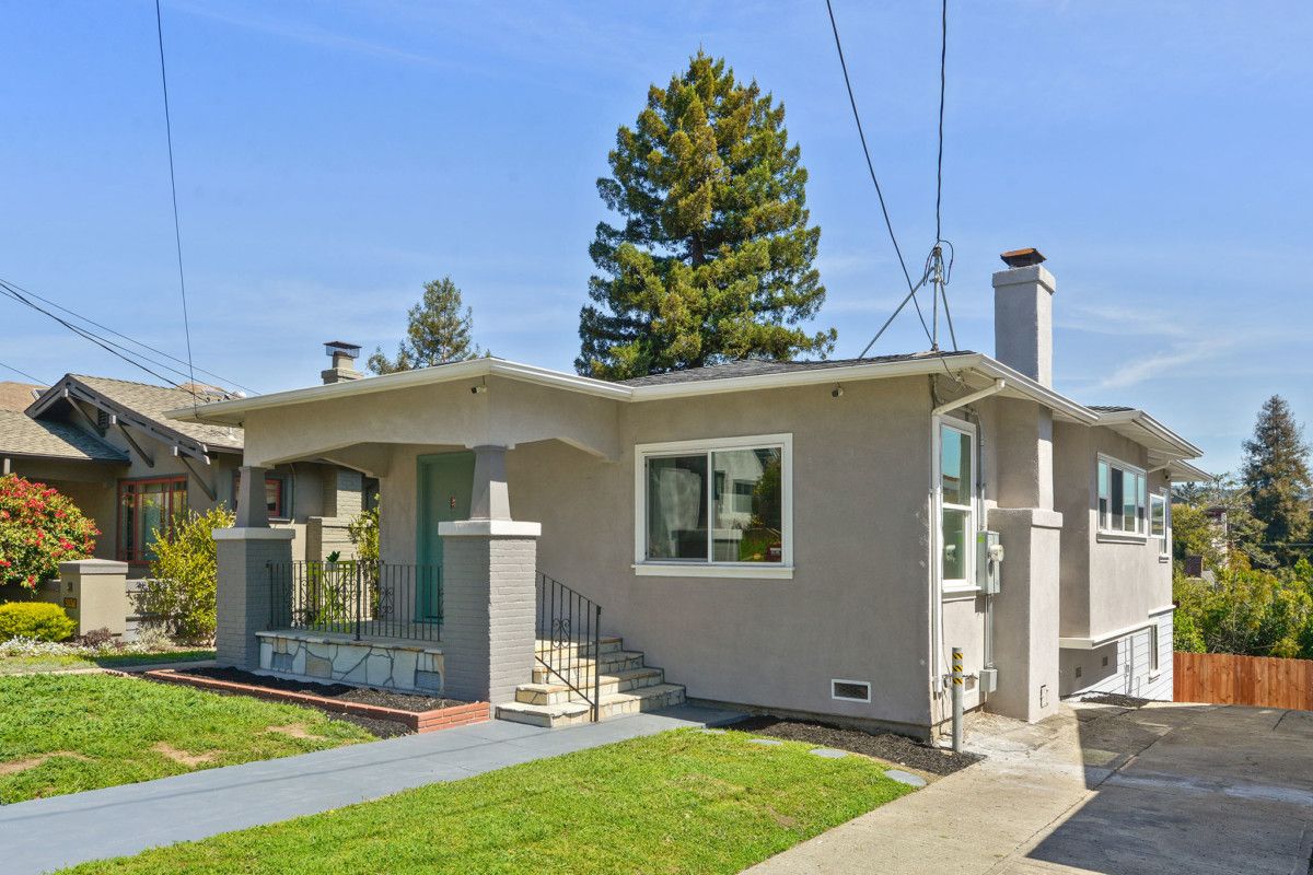 3824 Ardley Avenue
