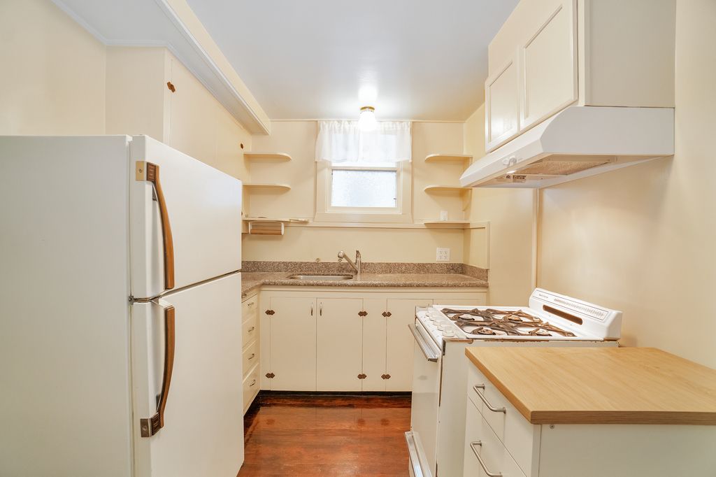 525 Taylor Ave #B