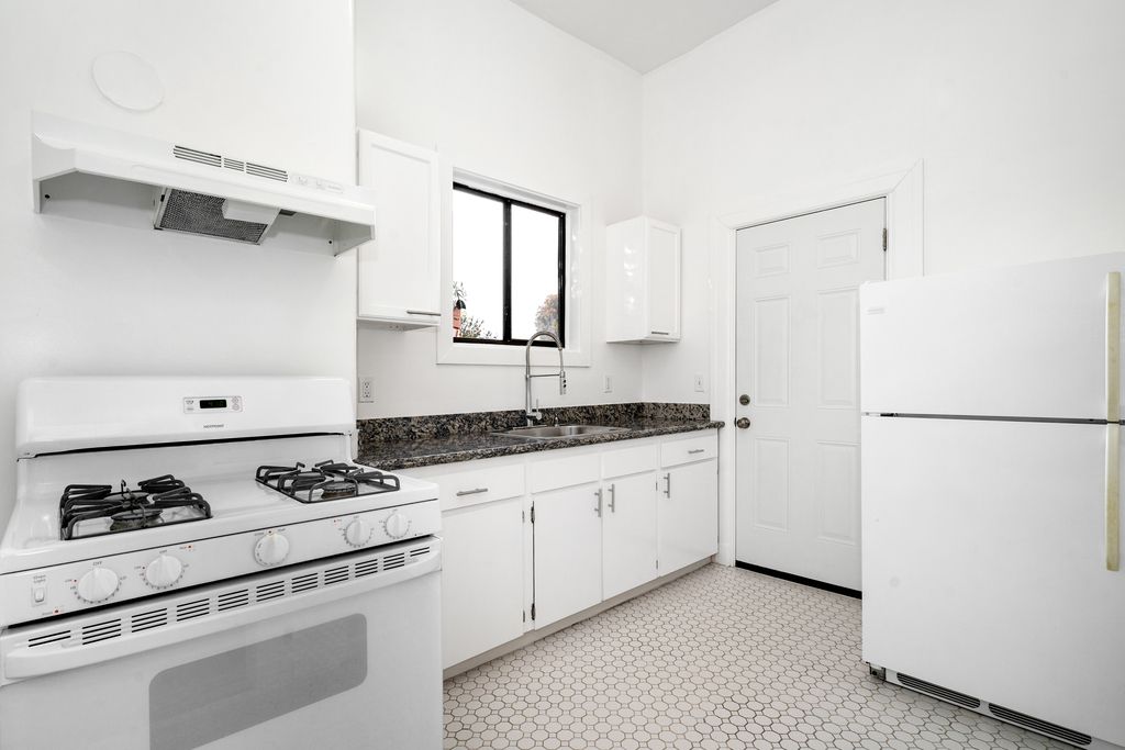 2029 Central Avenue #7