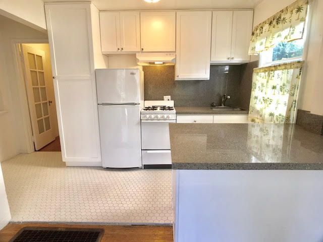 1537 Everett Street #2