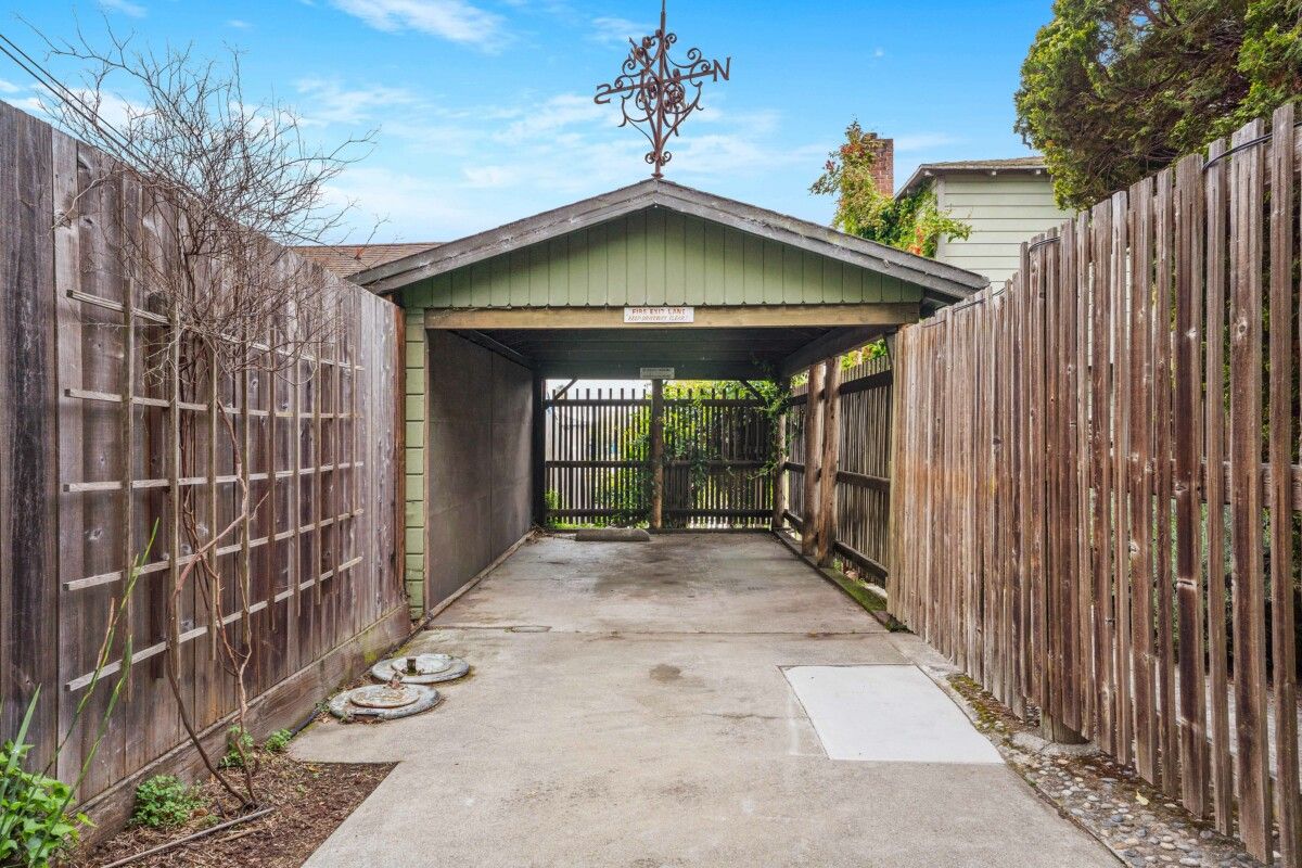2114 Clinton Ave unit 1/2