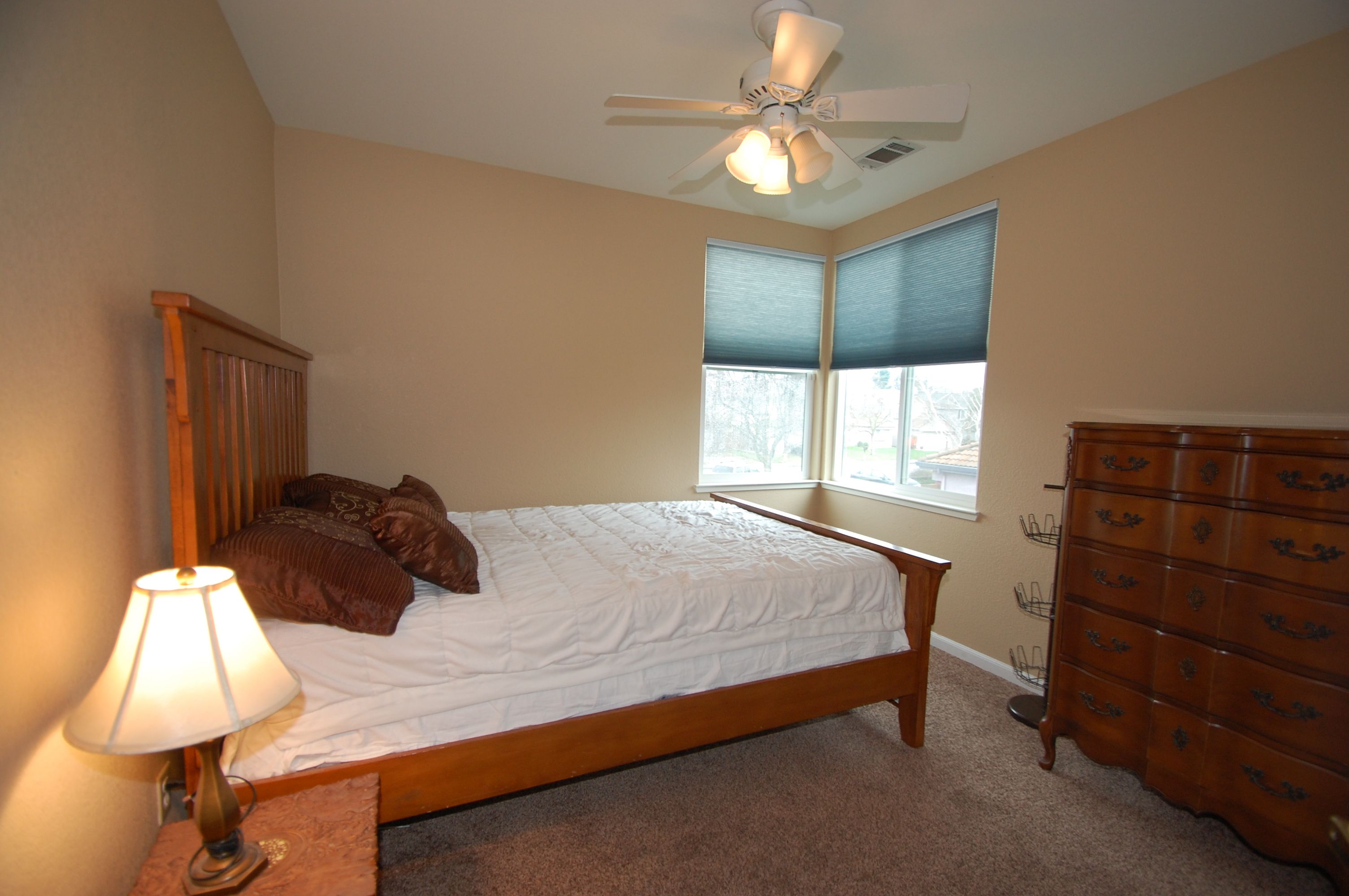 1381 Divine Lane