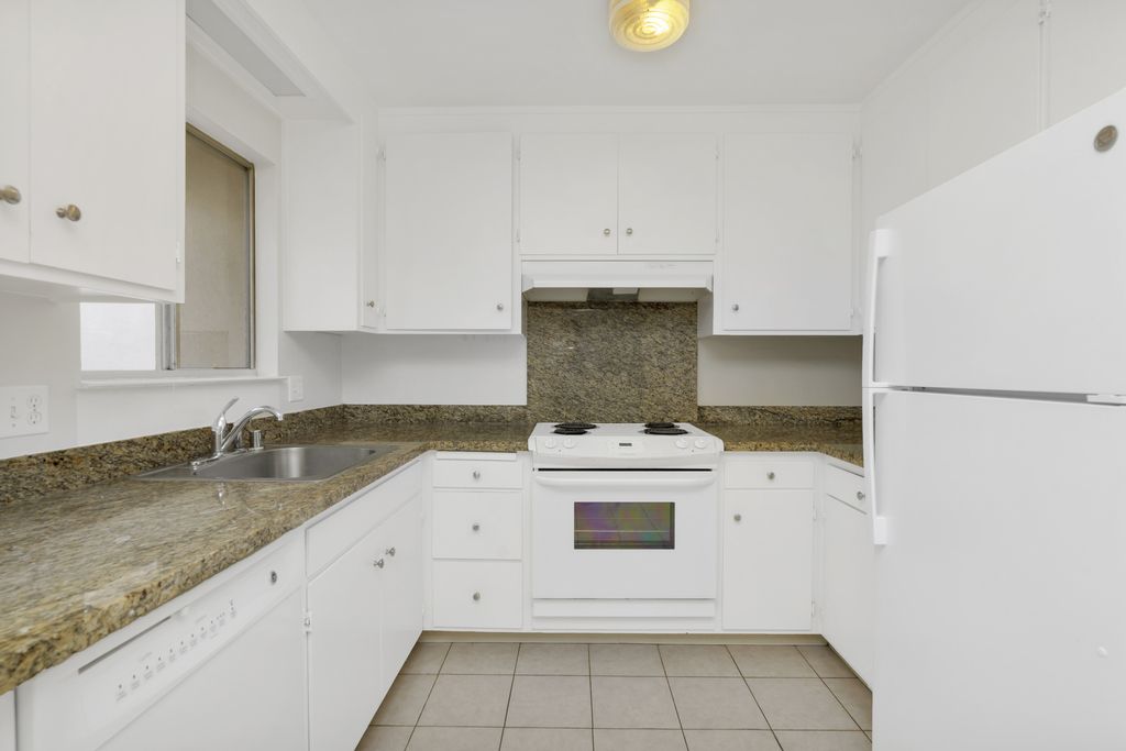 1336 Broadway #C