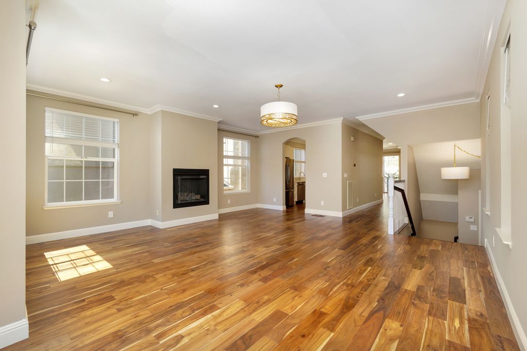 1260 Ariane Ct 