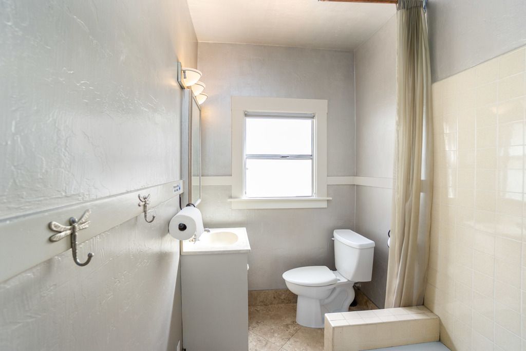 3111 Santa Clara Ave
