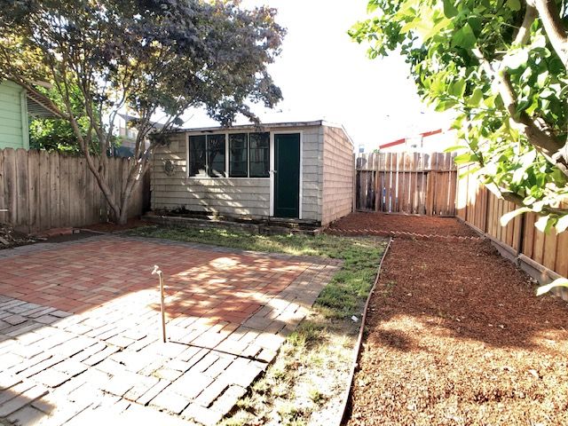 2528 Webb Ave