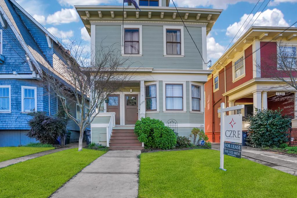 1324 Pearl Street 