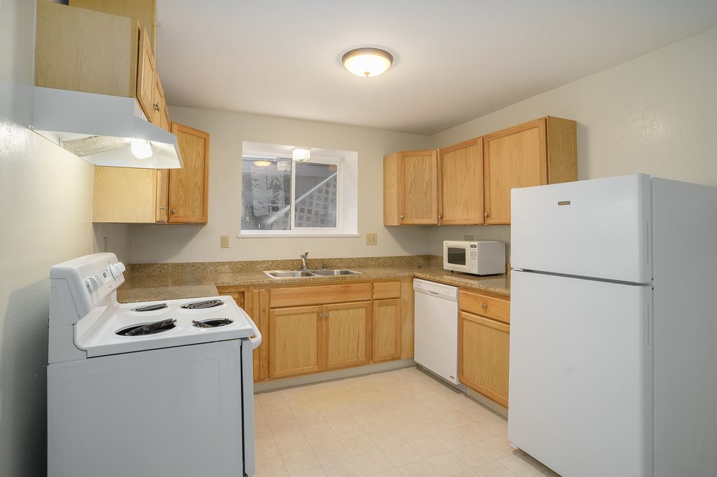 1526 Verdi St. #A