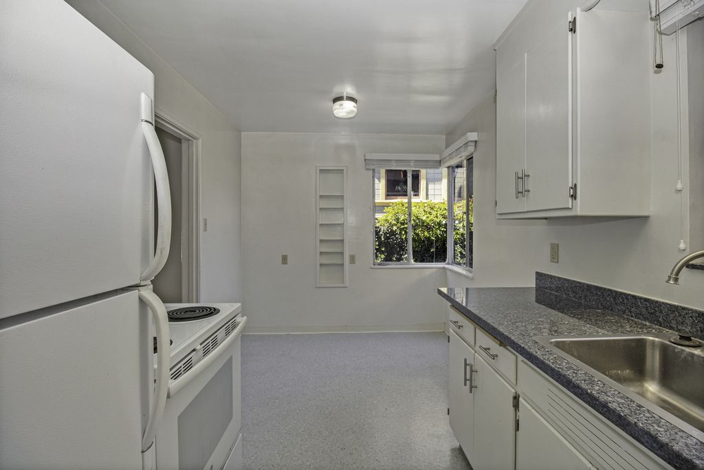 2145 Santa Clara Ave #B
